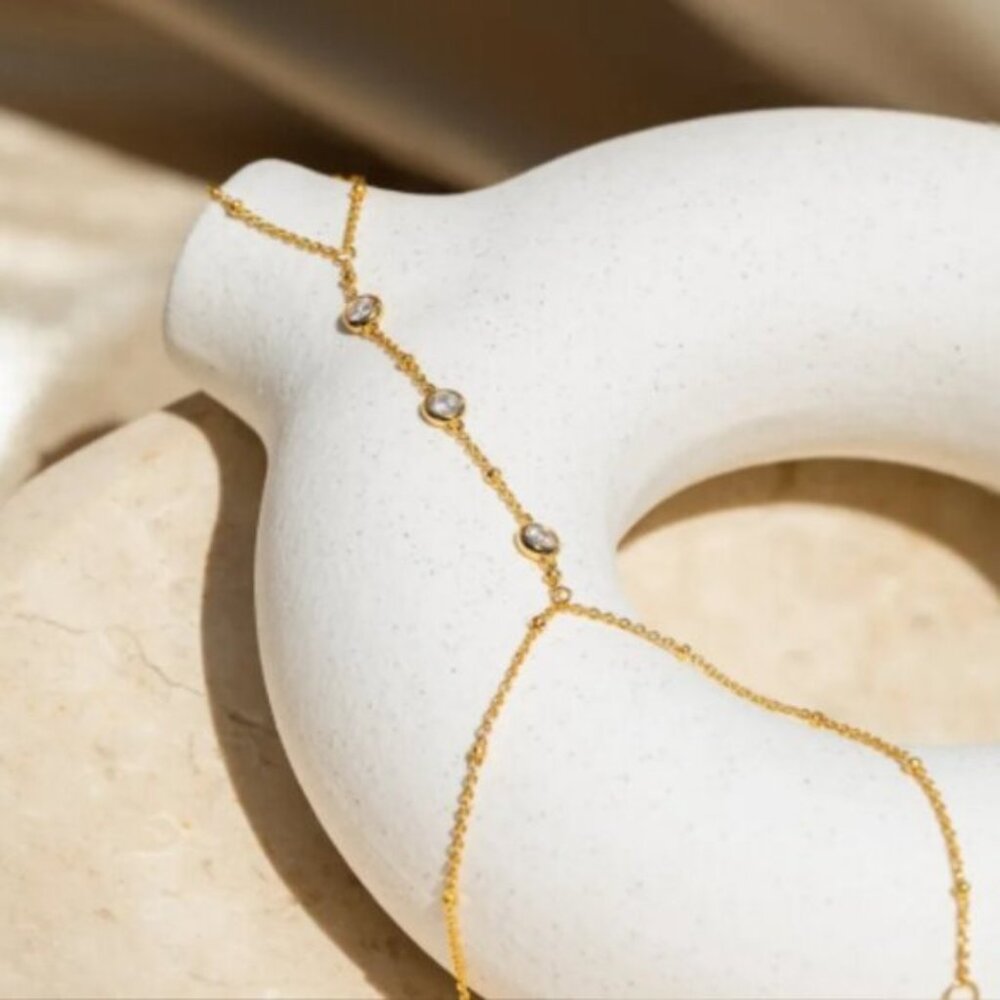 Crystal Hand Bracelets Minimalist Hand Chain Bracelet with Dainty Gift For Her - Picture 3 of 5